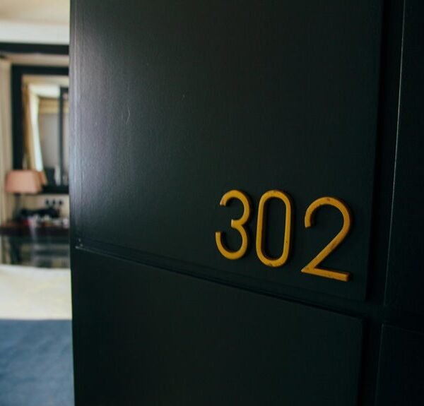 hilton hotels contact numbers